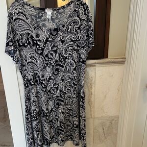 Chic Black and White Paisley Midi Dress